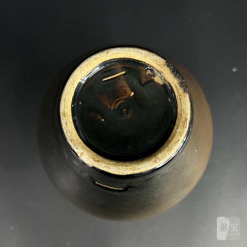 近代 紫金釉嘟噜瓶 - 图3